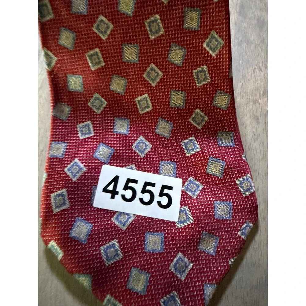 Perry Ellis Mens Necktie 100% Silk Geometric Diamond Red One Size‎